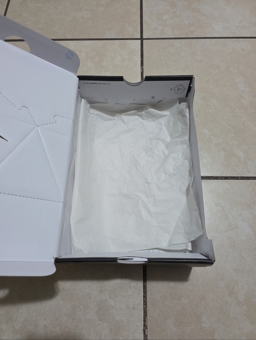 Empty Shoe Box - Picture 8 of 9